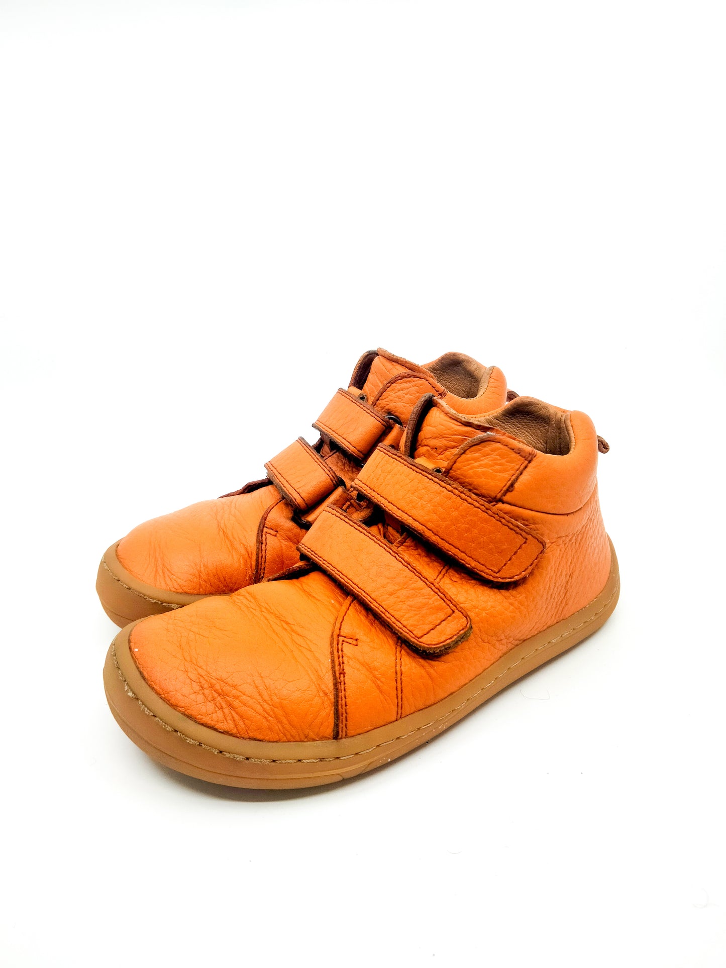 Oranssit nahkanilkkurit