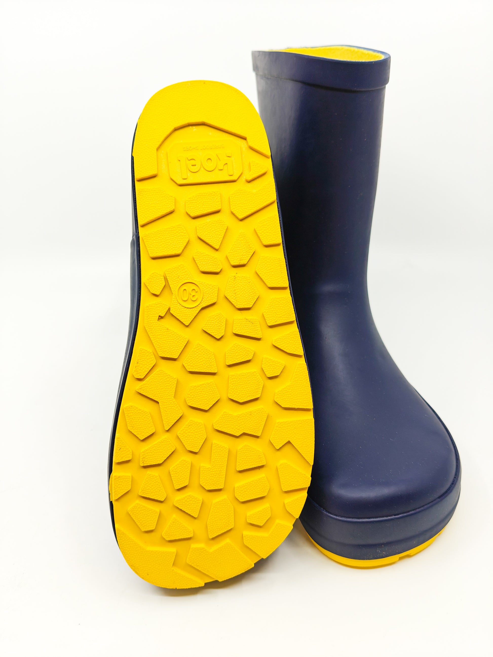 Askeltamo_paljasjalkakengat_Koel_Wellie_kumisaappaat